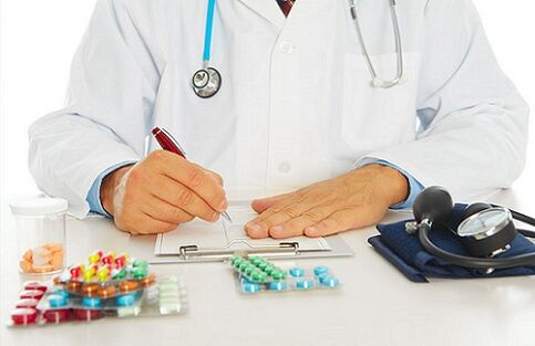 médico prescreve medicamentos para prostatite foto 1